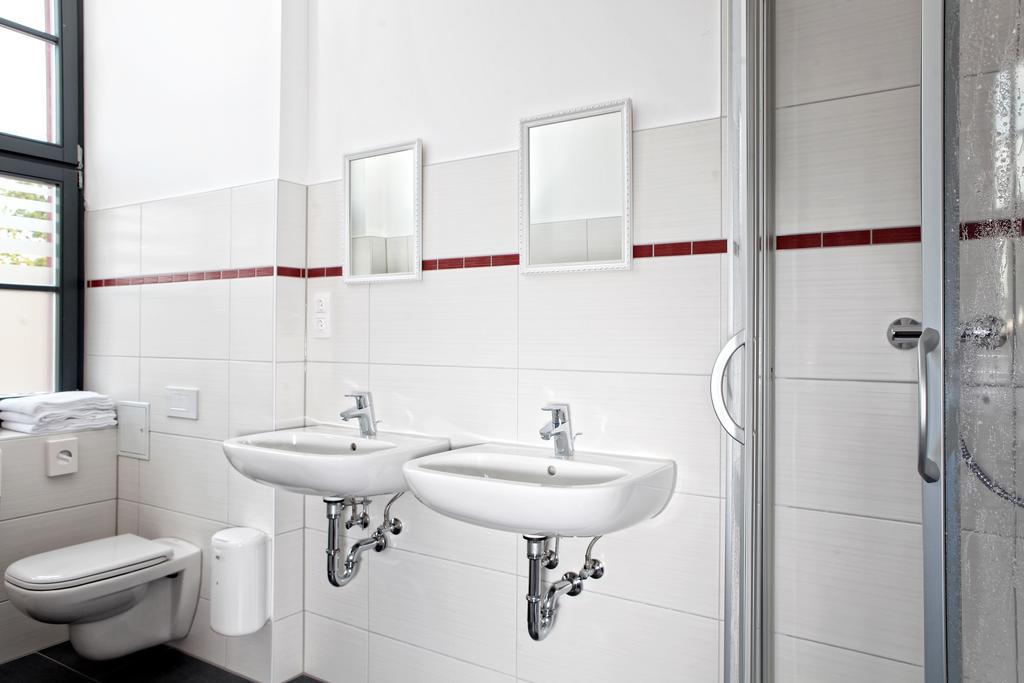 Hostel Am Gueterbahnhof Neubrandenburg Eksteriør billede